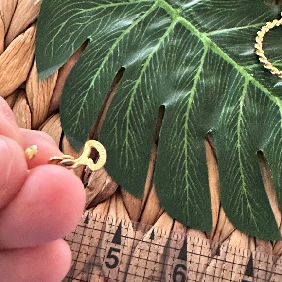 BOGO FREE VINTAGE LIGHTWEIGHT CLIP ON STAMPED SIGNED 70’s Earrings - Picture 5 of 5